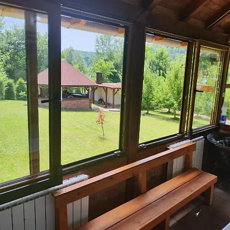 Tatil Evi Vikendica Majevicka Oaza *